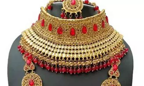 35 பவுன் நகையுடன் பெண் மாயம் 35 பவுன் நகையுடன் பெண் மாயம்