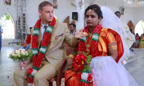 இந்திய கலாசாரத்தின் மீது அதிக நாட்டம்: கன்னியாகுமரி பெண்ணை கரம்பிடித்த ஜெர்மனி வாலிபர்...!