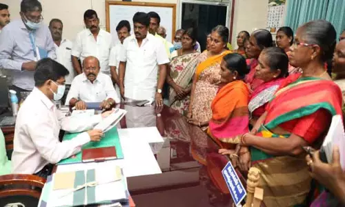 ஒரக்கலியூர் கிராமத்துக்கு மீண்டும் பஸ் இயக்க வேண்டும்-பொள்ளாச்சி ஜெயராமன் எம்.எல்.ஏ. மனு