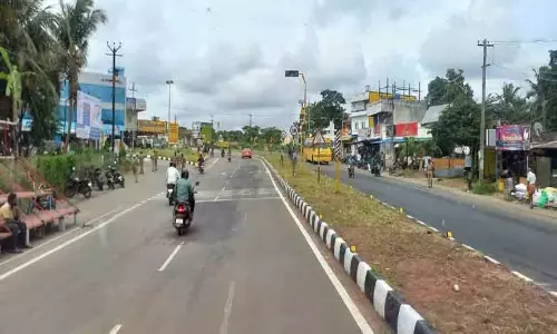 முதல்-அமைச்சர் மு.க.ஸ்டாலின் வருகை:  பொள்ளாச்சியில் பிளக்ஸ் பேனர், கட்சி கொடிகள் இல்லை-பொதுமக்கள் பாராட்டு