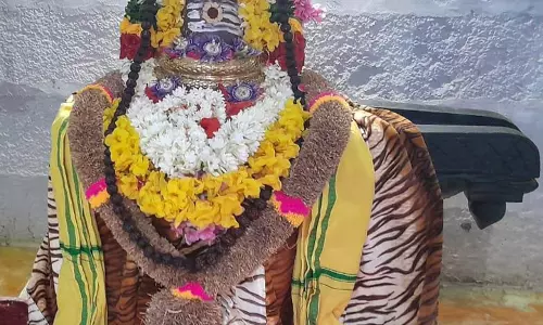 பரமத்திவேலூர் பகுதி சிவன் கோவில்களில் ஆவணி மாத பிரதோஷ விழா பரமத்திவேலூர் பகுதி சிவன் கோவில்களில் ஆவணி மாத பிரதோஷ விழா