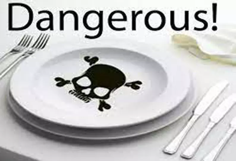 உறைவிட பள்ளியில் உணவு சாப்பிட்ட 2 மாணவர்கள் திடீர் சாவு