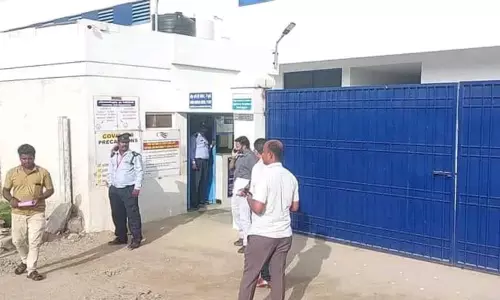 ஆம்பூர் பிரபல ஷூ தொழிற்சாலையில்  3-வது நாளாக வருமான வரித்துறை சோதனை