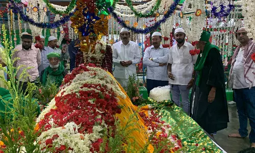 துர்வேஸ் ஹசாம் அலி பீர் தர்காவில் உருஸ் திருவிழா துர்வேஸ் ஹசாம் அலி பீர் தர்காவில் உருஸ் திருவிழா