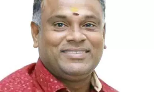 மாணவிக்கு பாலியல் தொல்லை: கல்லூரி முதல்வர், பெண் விடுதி காப்பாளர் மீது குண்டர் சட்டம் பாய்ந்தது மாணவிக்கு பாலியல் தொல்லை: கல்லூரி முதல்வர், பெண் விடுதி காப்பாளர் மீது குண்டர் சட்டம் பாய்ந்தது