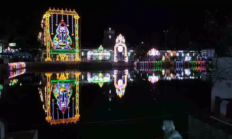 மின்விளக்கு அலங்காரத்தில் பிள்ளையார்பட்டி கோவில் மின்விளக்கு அலங்காரத்தில் பிள்ளையார்பட்டி கோவில்