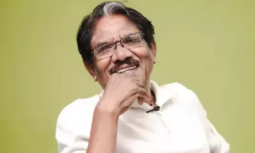 இயக்குநர் பாரதிராஜா மேல் சிகிச்சைக்காக வேறு மருத்துவமனைக்கு மாற்றம்..! இயக்குநர் பாரதிராஜா மேல் சிகிச்சைக்காக வேறு மருத்துவமனைக்கு மாற்றம்..!