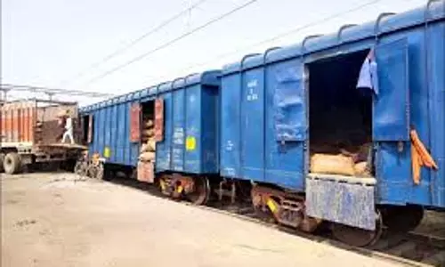 நாமக்கல்லுக்கு  சரக்கு ரெயிலில் 1,250 டன் ரேஷன் அரிசி வந்தது