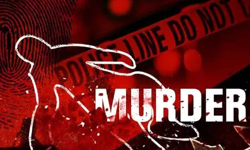 வடமதுரை அருகே தலையில் கல்லை போட்டு தொழிலாளி படுகொலை; வடமாநில வாலிபர்கள் 2 பேர் கைது வடமதுரை அருகே தலையில் கல்லை போட்டு தொழிலாளி படுகொலை; வடமாநில வாலிபர்கள் 2 பேர் கைது