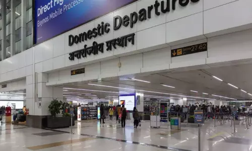 துப்பாக்கி குண்டை விமான நிலையத்திற்கு கொண்டு சென்ற ஆசிரியருக்கு வினோத தண்டனை