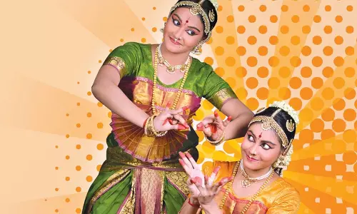 கலையில் கலக்கும் இரட்டையர்கள் கலையில் கலக்கும் இரட்டையர்கள்