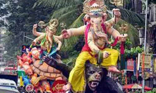 விநாயகர் சதுர்த்தி கொண்டாட்டம் 2,200 மண்டல்களுக்கு மும்பை மாநகராட்சி அனுமதி விநாயகர் சதுர்த்தி கொண்டாட்டம் 2,200 மண்டல்களுக்கு மும்பை மாநகராட்சி அனுமதி