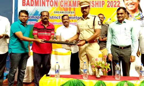 மாவட்ட அளவிலான இறகுப்பந்து போட்டி