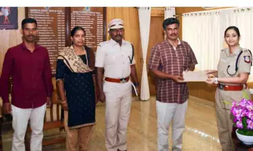 ஆன்லைனில் இழந்த பணத்தில் 98 ஆயிரம் மீட்டு உரியவரிடம் ஒப்படைப்பு