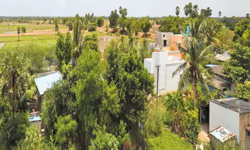 அரசு வழங்கும் வேலையும், பணமும் வேண்டாம், எங்கள் நிலமும், ஊரும் மட்டும் போதும்; பரந்தூர் கிராம மக்கள் போர்க்கொடி