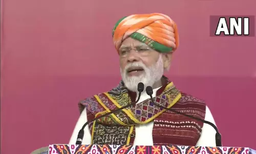 குஜராத்தில் ரூ.4,400 கோடி மதிப்பிலான வளர்ச்சி திட்ட பணிகளுக்கு அடிக்கல் நாட்டினார் பிரதமர் மோடி குஜராத்தில் ரூ.4,400 கோடி மதிப்பிலான வளர்ச்சி திட்ட பணிகளுக்கு அடிக்கல் நாட்டினார் பிரதமர் மோடி