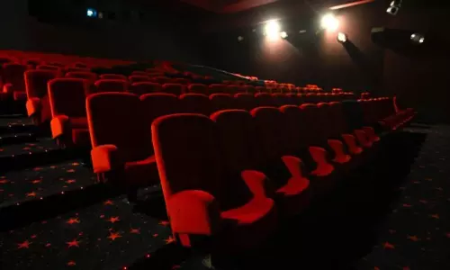 ஆப்கானிஸ்தான்: 1 வருடத்திற்கு பின் மீண்டும் திறக்கப்படும் திரையரங்குகள்