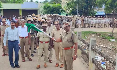 விநாயகர் சதுர்த்தி விழாவை முன்னிட்டு போலீஸ் கொடி அணிவகுப்பு