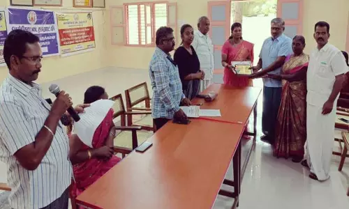 தன்னார்வலர்களுக்கு பாராட்டு விழா தன்னார்வலர்களுக்கு பாராட்டு விழா