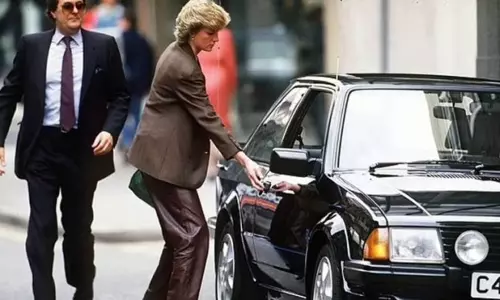 இங்கிலாந்து இளவரசி டயானாவின் கார் ரூ.6 கோடிக்கு ஏலம்