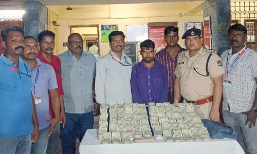 சென்னை: சென்டிரல் ரெயில் நிலையத்தில் ரூ.37 லட்சம் பணம் பறிமுதல் - வடமாநில வாலிபர் கைது