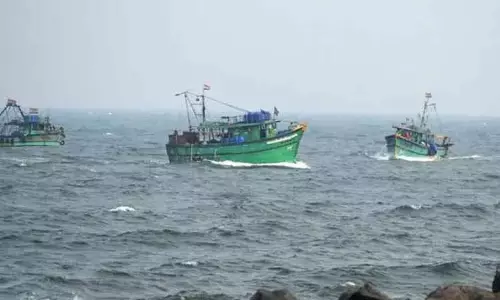 இலங்கை கடற்படையால் கைது செய்யப்பட்ட 6 தமிழக மீனவர்களுக்கு செப்டம்பர் 12-ந்தேதி வரை சிறை