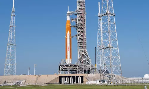 ஆர்டெமிஸ்-1: நிலவுக்கு மனிதனை அனுப்பும் நாசாவின் புதிய திட்டம் இன்று சோதனை ஆர்டெமிஸ்-1: நிலவுக்கு மனிதனை அனுப்பும் நாசாவின் புதிய திட்டம் இன்று சோதனை