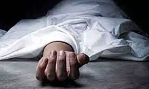 அரசு பஸ் மோதி பெண் பலி