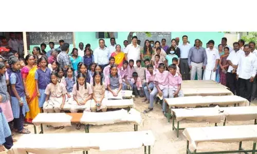 காரை ஆதிதிராவிடர் நல மேல்நிலைப்பள்ளிக்கு 50 மேசை, நாற்காலிகள்