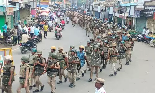 விநாயகர் சிலைகள் ஊர்வலத்தை முன்னிட்டு போலீசார் கொடி அணிவகுப்பு