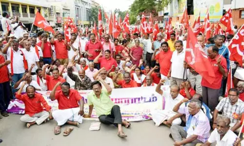 கம்யூனிஸ்டு கட்சியினர் மறியல்: 367 பேர் கைது