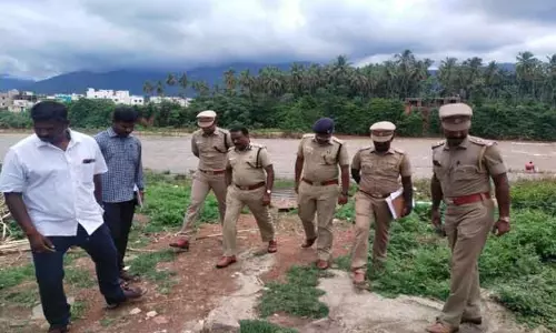 விநாயகர் சிலைகள் கரைக்கப்படும்  பவானி ஆற்றில் டி.ஐ.ஜி. முத்துசாமி ஆய்வு