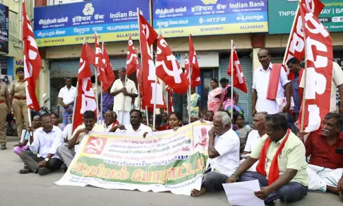 விழுப்புரம் மாவட்டத்தில்    இந்திய கம்யூனிஸ்டு கட்சியினர் 7 இடங்களில் சாலை மறியல்    194 பேர் கைது