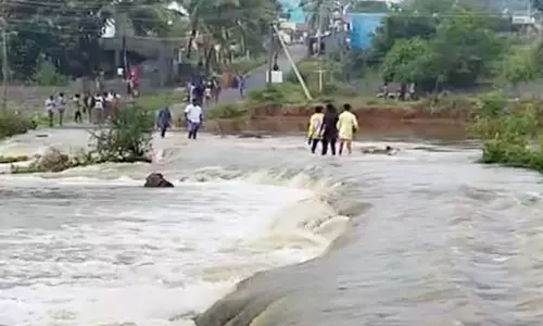 தரைப்பாலம் துண்டிப்பால் பொதுமக்கள் அவதி