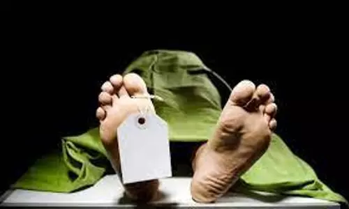 தண்டவாளத்தை கடக்க முயன்ற தொழிலாளி ரெயிலில் அடிபட்டு சாவு