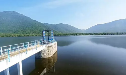 அந்தியூர், பர்கூர் பகுதியில் பலத்த மழை:  வரட்டுப்பள்ளம் அணை நிரம்பியது