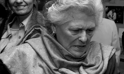 சோனியா காந்தியின் தாயார் காலமானார்