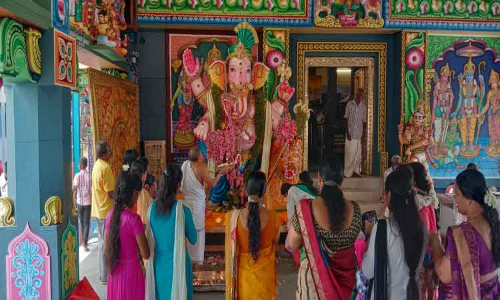 பொள்ளாச்சி, வால்பாறை, கிணத்துக்கடவு பகுதிகளில் கோவில்களில் விநாயகருக்கு சிறப்பு வழிபாடு-திரளான பக்தர்கள் தரிசனம் பொள்ளாச்சி, வால்பாறை, கிணத்துக்கடவு பகுதிகளில் கோவில்களில் விநாயகருக்கு சிறப்பு வழிபாடு-திரளான பக்தர்கள் தரிசனம்