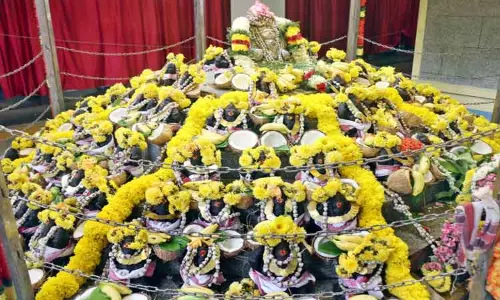 கோவையில் விநாயகர் சதுர்த்தி விழா: 538 விநாயகர் சிலைகள் வைத்து வழிபாடு-கோவில்களில் சிறப்பு பூஜை கோவையில் விநாயகர் சதுர்த்தி விழா: 538 விநாயகர் சிலைகள் வைத்து வழிபாடு-கோவில்களில் சிறப்பு பூஜை