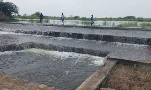 தியாகதுருகம் அருகே நாகலூர் பெரிய ஏரி நிரம்பியதால் விவசாயிகள் மகிழ்ச்சி