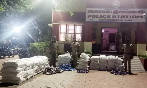 காரில் கடத்த முயன்ற 750 கிலோ குட்கா பறிமுதல்