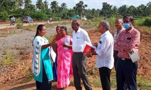 கால்வாய் அமைக்கும் பணியை தலைமை பொறியாளர் ஆய்வு