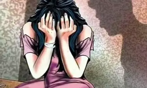 கர்நாடகா மடாதிபதி மீது பாலியல் புகார்: 7 நாட்களுக்குள் விரிவான அறிக்கை தாக்கல் செய்ய உத்தரவு கர்நாடகா மடாதிபதி மீது பாலியல் புகார்: 7 நாட்களுக்குள் விரிவான அறிக்கை தாக்கல் செய்ய உத்தரவு