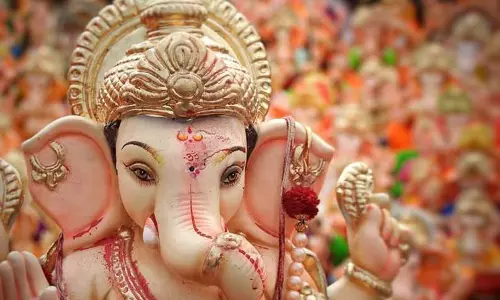 கணபதி திருவிழாவிற்காக கூட்டத்தை திரட்டி வராத வாலிபர் மீது தாக்குதல்