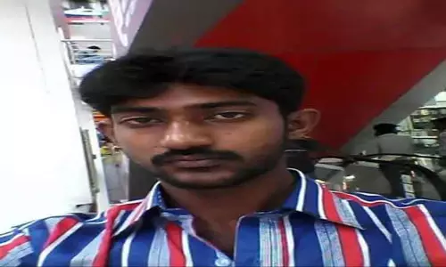 மேட்டுப்பாளையத்தில் லாரியின் சக்கரத்தில் சிக்கி வாலிபர் பலி