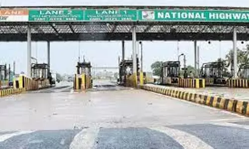 தொப்பூர் சுங்கச்சாவடியில் வாகனங்களுக்கான கட்டணம் உயர்வு  நேற்று அதிகாலை முதல் அமலுக்கு வந்தது