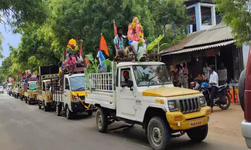 உடன்குடியில் விநாயகர் சிலைகள் ஊர்வலம்