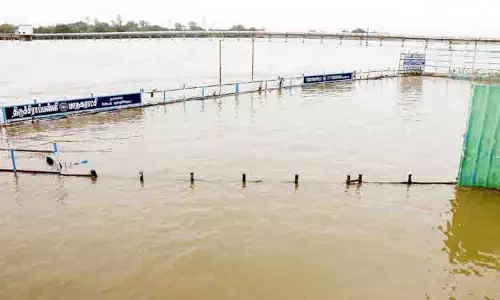 உத்தமர்சீலியில் தரைப்பாலம் மூழ்கியது