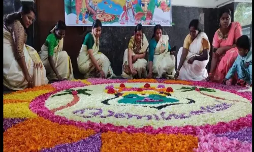 ஓணம் பண்டிகை கொண்டாட்டம்