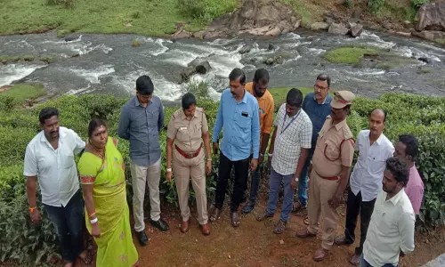 வால்பாறை நடுமலை ஆற்றில் 4-ந்தேதி விநாயகர் சிலைகள் கரைப்பு:  பாதுகாப்பு ஏற்பாடுகள் குறித்து அதிகாரிகள் ஆய்வு